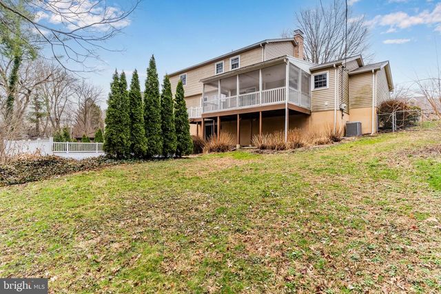 613 FAIRWAY DR, Camp Hill, PA 17011