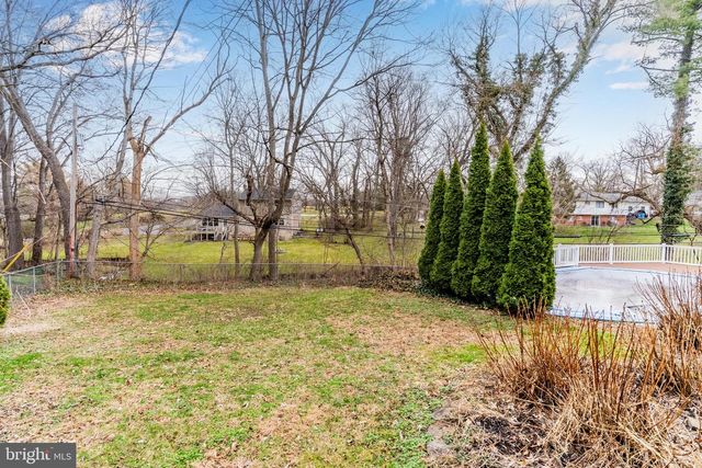 613 FAIRWAY DR, Camp Hill, PA 17011