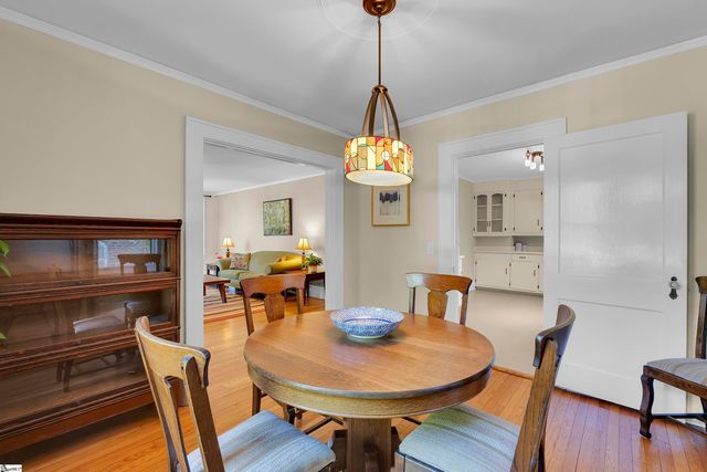 327 W Prentiss Avenue, Greenville, SC 29605