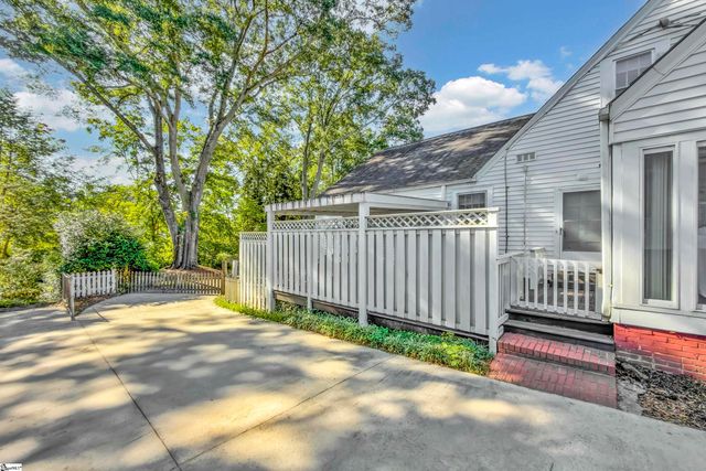 327 W Prentiss Avenue, Greenville, SC 29605