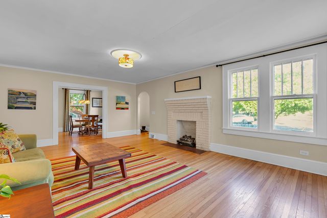 327 W Prentiss Avenue, Greenville, SC 29605