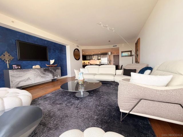 1325 Pacific Highway 1301, San Diego, CA 92101