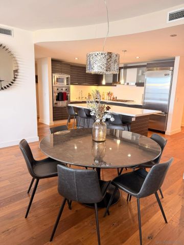 1325 Pacific Highway 1301, San Diego, CA 92101