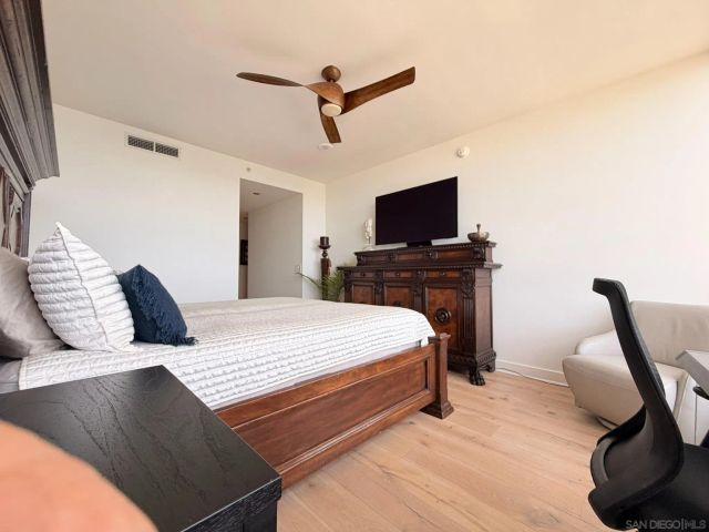 1325 Pacific Highway 1301, San Diego, CA 92101