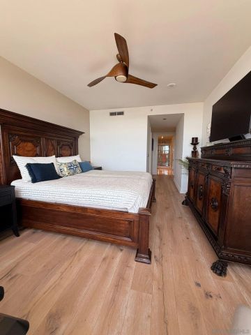 1325 Pacific Highway 1301, San Diego, CA 92101