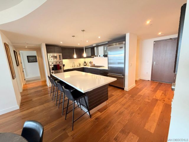 1325 Pacific Highway 1301, San Diego, CA 92101