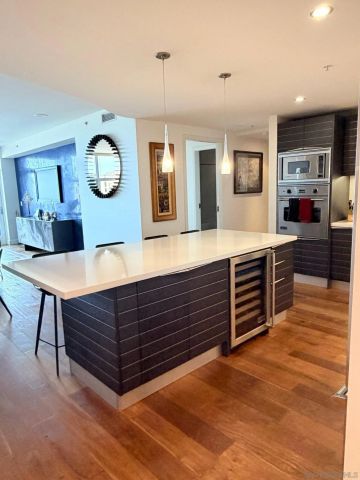 1325 Pacific Highway 1301, San Diego, CA 92101