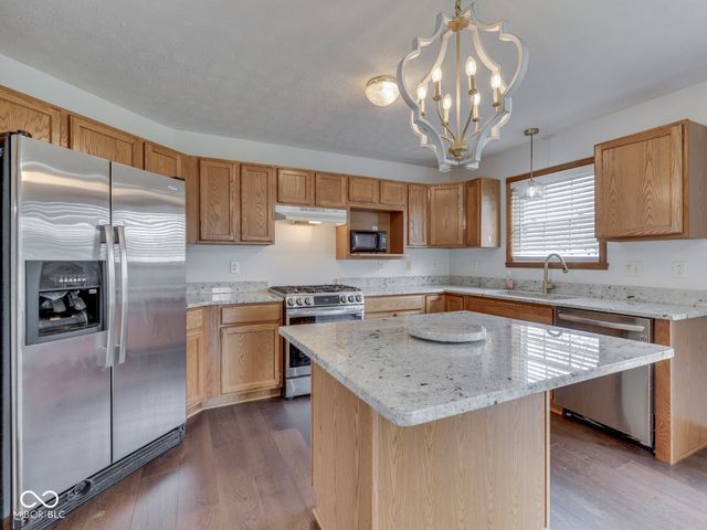 7725 Skerries Court, Indianapolis, IN 46217