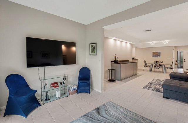 9998 Seacrest Circle C, Boynton Beach, FL 33437