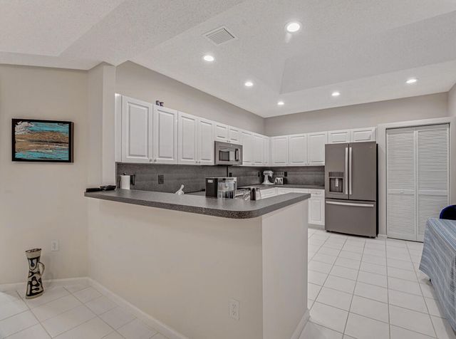 9998 Seacrest Circle C, Boynton Beach, FL 33437