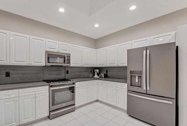 9998 Seacrest Circle C, Boynton Beach, FL 33437