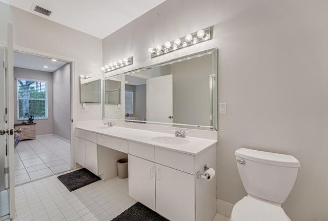 9998 Seacrest Circle C, Boynton Beach, FL 33437