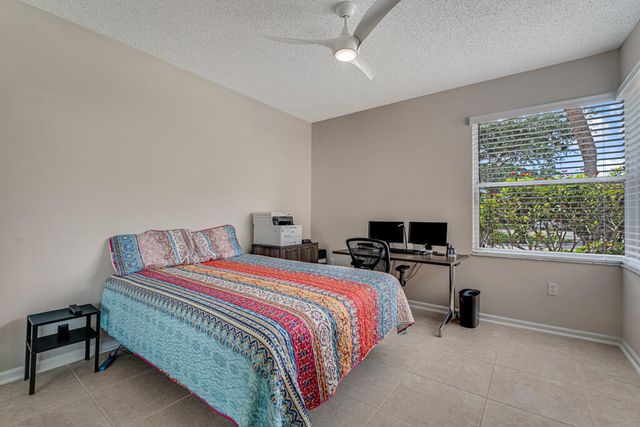 9998 Seacrest Circle C, Boynton Beach, FL 33437