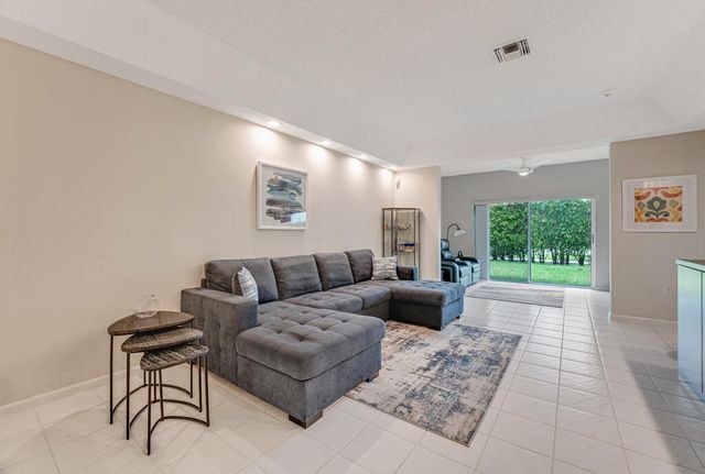 9998 Seacrest Circle C, Boynton Beach, FL 33437