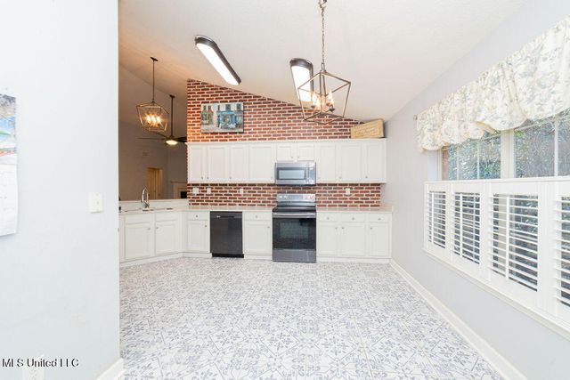 99118 Koloa Street, Diamondhead, MS 39525