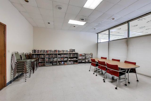 33 N Main Street 5B, Lombard, IL 60148