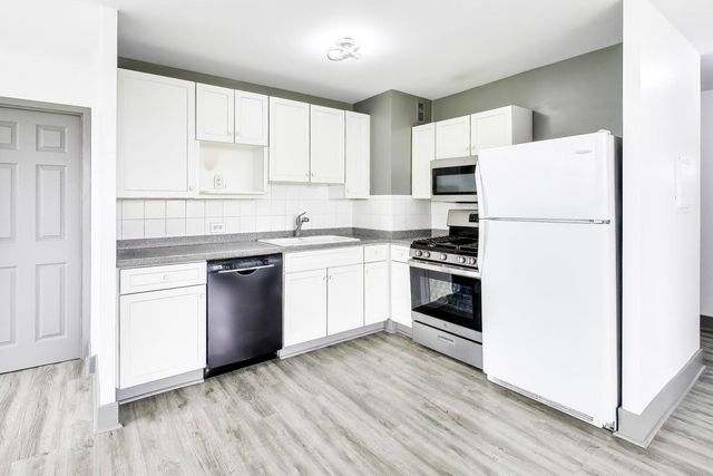 33 N Main Street 5B, Lombard, IL 60148