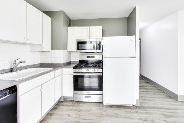 33 N Main Street 5B, Lombard, IL 60148
