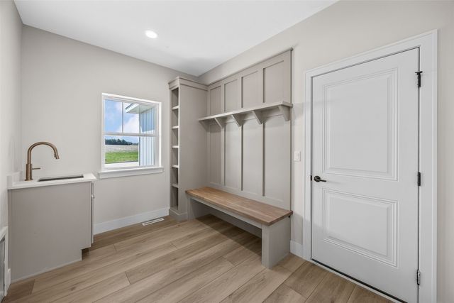 5501 Silver Ridge Rd, Marion, IA 52302