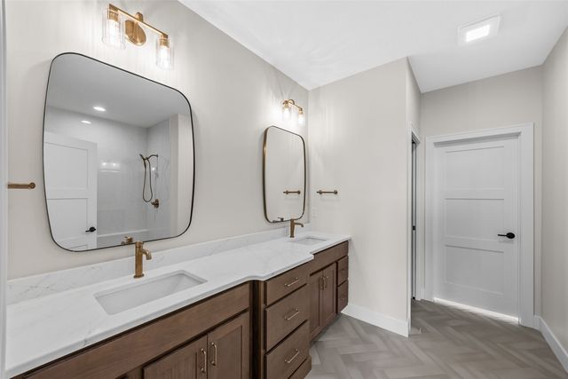 5501 Silver Ridge Rd, Marion, IA 52302