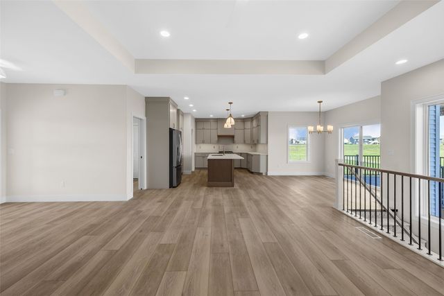 5501 Silver Ridge Rd, Marion, IA 52302