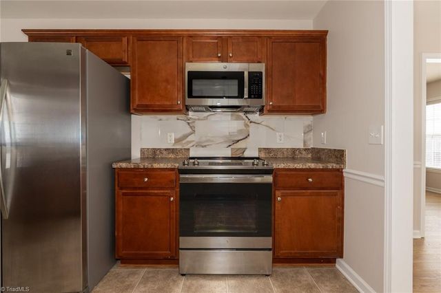 5862 Sunny Ridge Trail, Clemmons, NC 27012