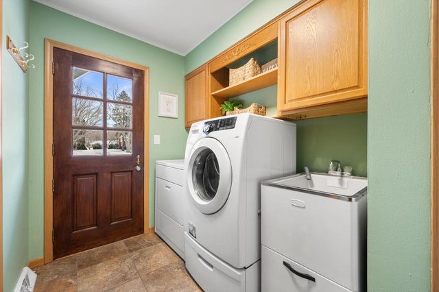 2746 Manor AVENUE, Mount Pleasant, WI 53406