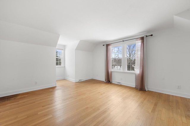 2746 Manor AVENUE, Mount Pleasant, WI 53406