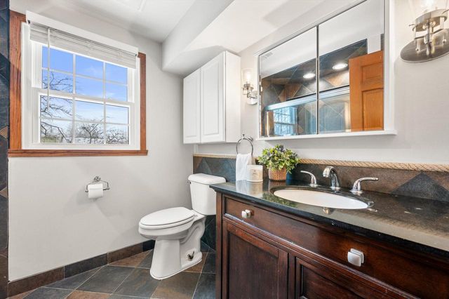 2746 Manor AVENUE, Mount Pleasant, WI 53406