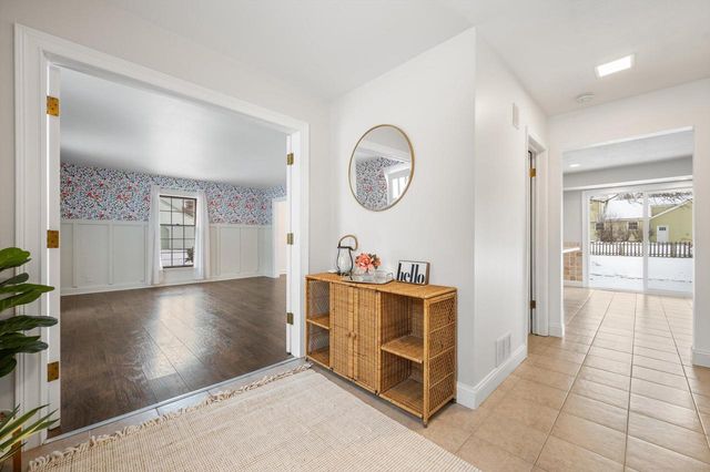 2746 Manor AVENUE, Mount Pleasant, WI 53406