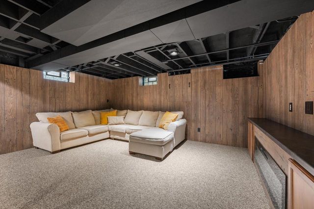 2746 Manor AVENUE, Mount Pleasant, WI 53406