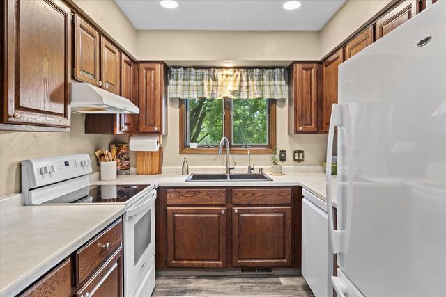 4591 Kennedy Road, Cottage Grove, WI 53527
