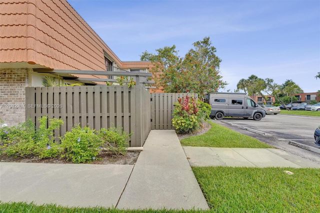 11100 SW 15th Mnr, Davie, FL 33324