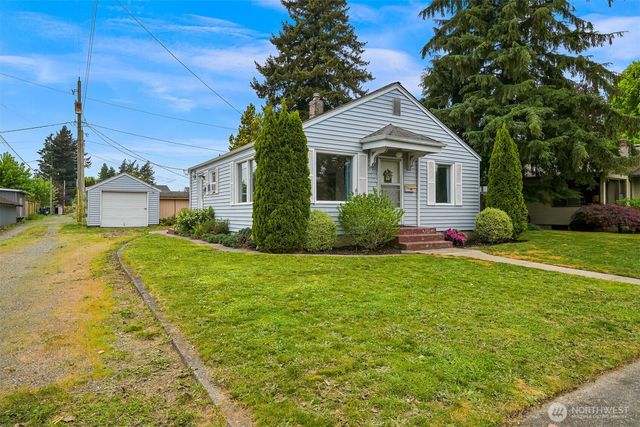 204 S 16th Street, Lynden, WA 98264