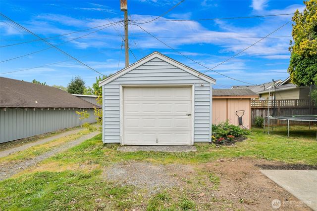 204 S 16th Street, Lynden, WA 98264