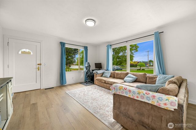 204 S 16th Street, Lynden, WA 98264