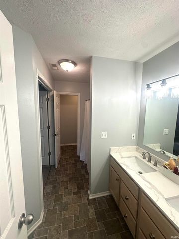 600 Hunters Green Green, Evansville, IN 47711