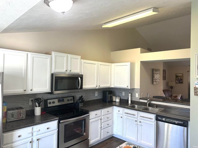 600 Hunters Green Green, Evansville, IN 47711