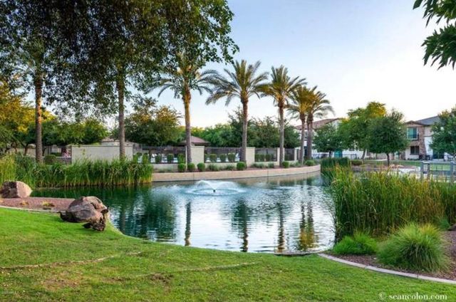 2726 S Equestrian Drive Unit 101, Gilbert, AZ 85295