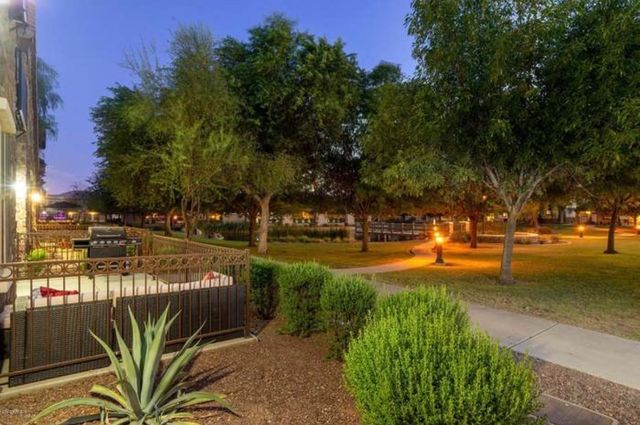 2726 S Equestrian Drive Unit 101, Gilbert, AZ 85295