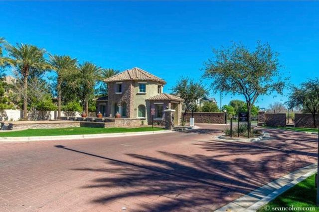 2726 S Equestrian Drive Unit 101, Gilbert, AZ 85295