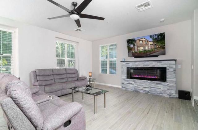 2726 S Equestrian Drive Unit 101, Gilbert, AZ 85295