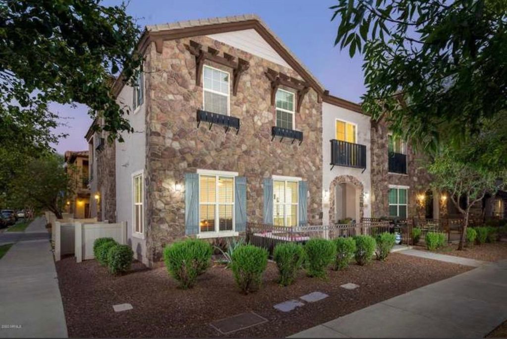 2726 S Equestrian Drive Unit 101, Gilbert, AZ 85295