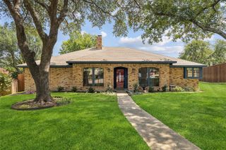 1712 Woodcreek Drive, Richardson, TX 75082