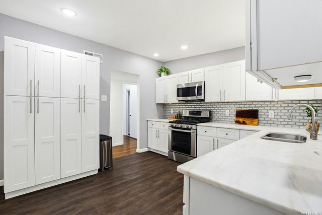2110 Flamingo, San Antonio, TX 78209