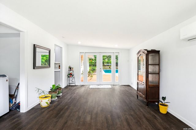 2110 Flamingo, San Antonio, TX 78209
