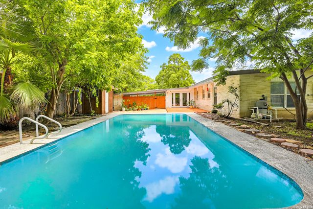 2110 Flamingo, San Antonio, TX 78209