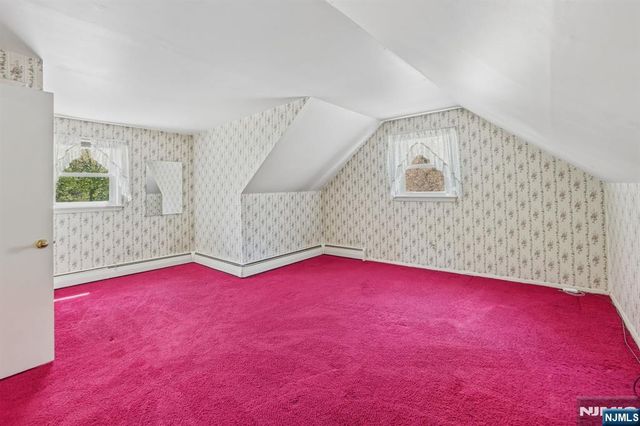 75 W Oakland Avenue, Oakland, NJ 07436