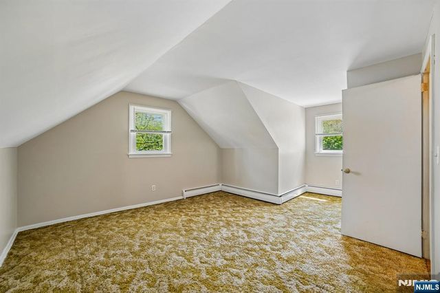 75 W Oakland Avenue, Oakland, NJ 07436