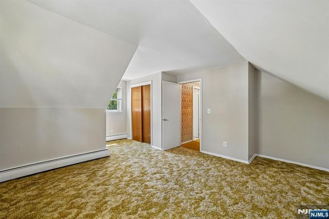 75 W Oakland Avenue, Oakland, NJ 07436